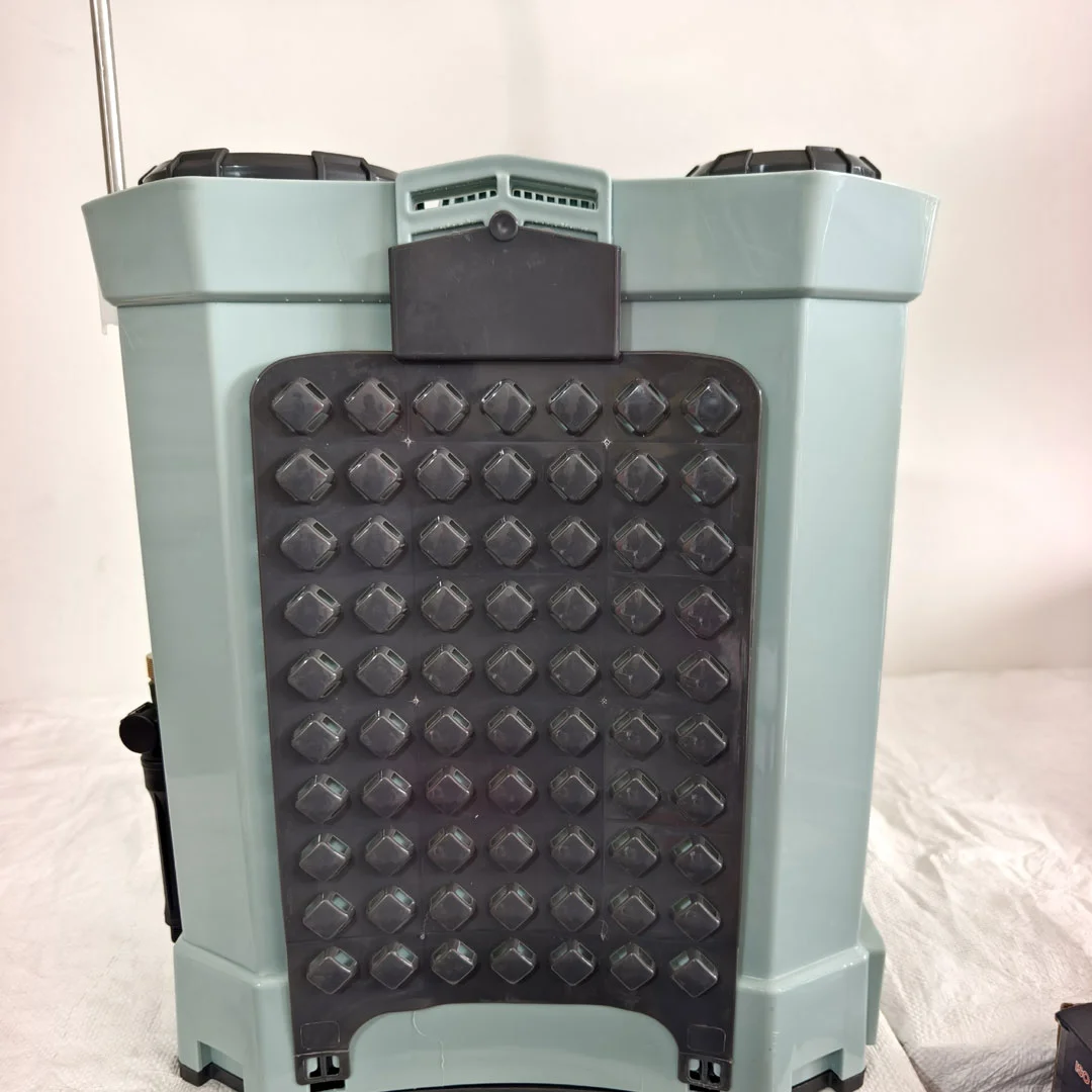SUPER GARDEN double motor AGRICULTURE MECHANICAL KNAPSACK SPRAYER, Copper Binding, 12V/18Ah 3.8KG BATTERY - Image 2