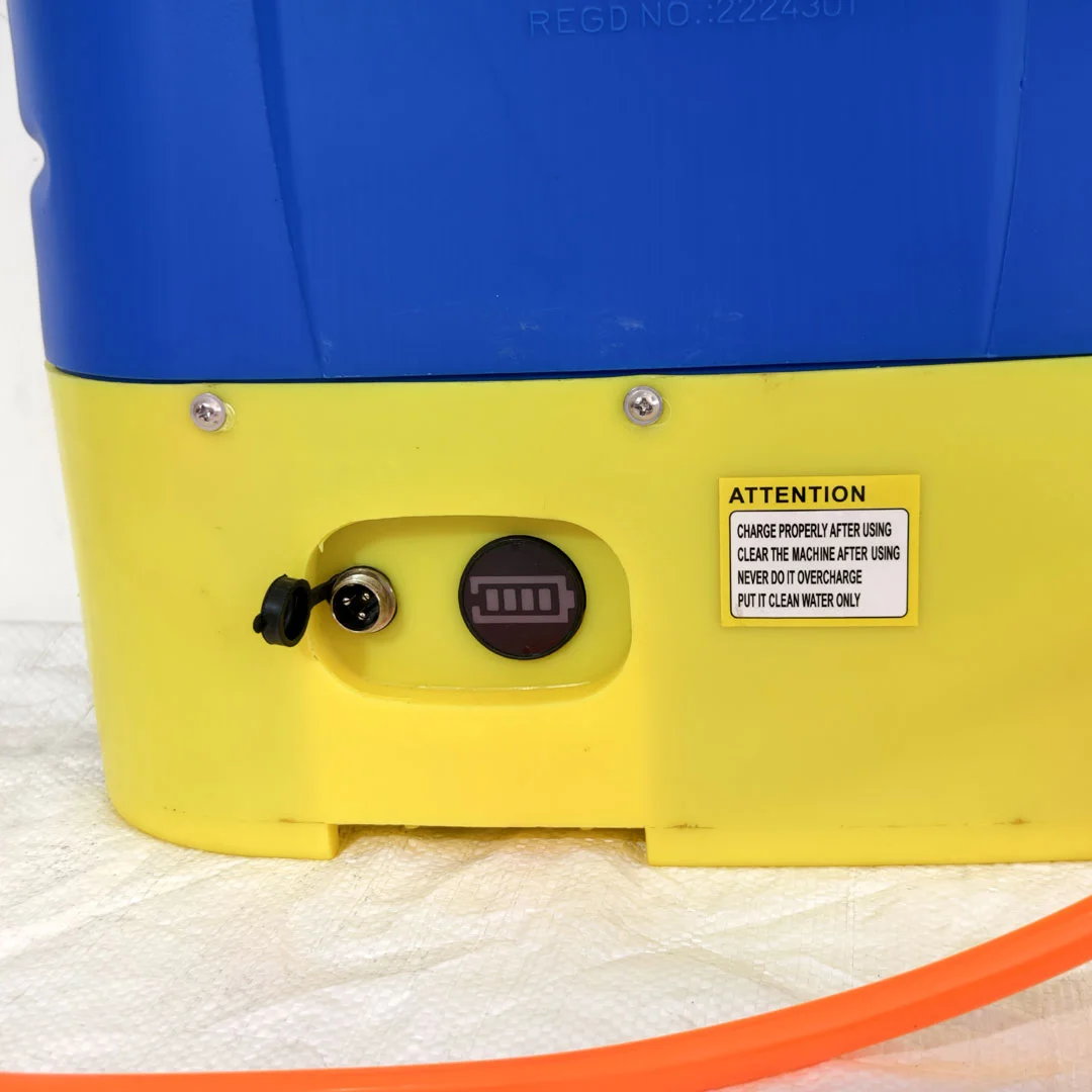 SUPER GARDEN 16 Litre tank Single motor AGRICULTURE MECHANICAL KNAPSACK SPRAYER, Copper Binding, 12V/18Ah 3.8KG BATTERY - Image 4